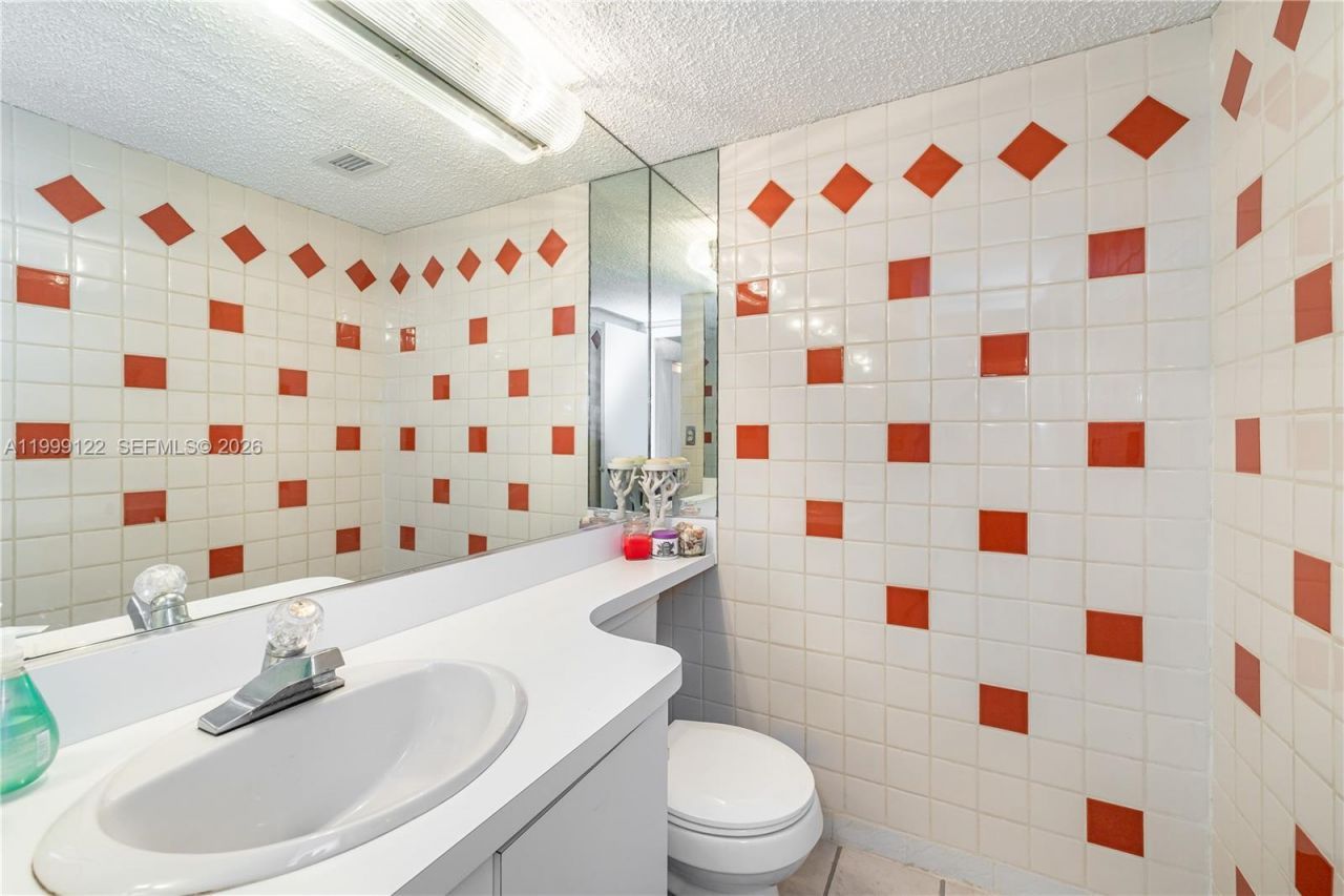 2030 S Ocean Dr, Unit 1903, Hallandale Beach, FL 33009 Photo
