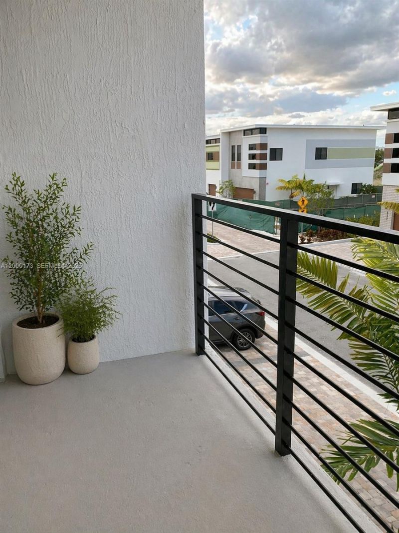4384 NW 9th St , Unit 4384, Plantation, FL 33317 Photo