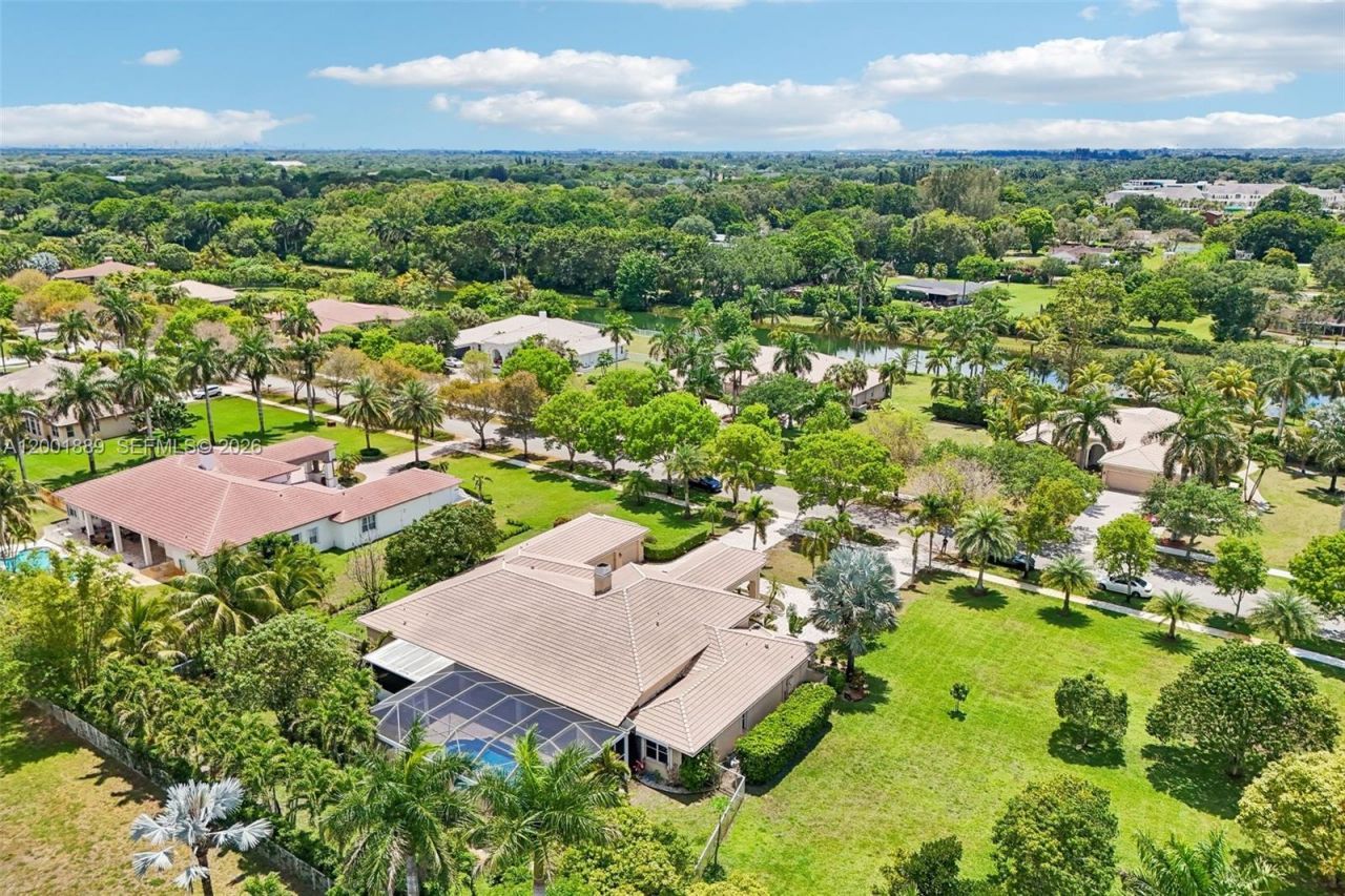 13457 Majestic Way , Cooper City, FL 33330 Photo