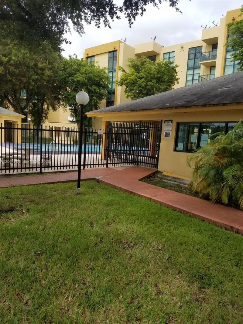 11790 SW 18th St, Unit 416-3, Miami, FL 33175 Photo