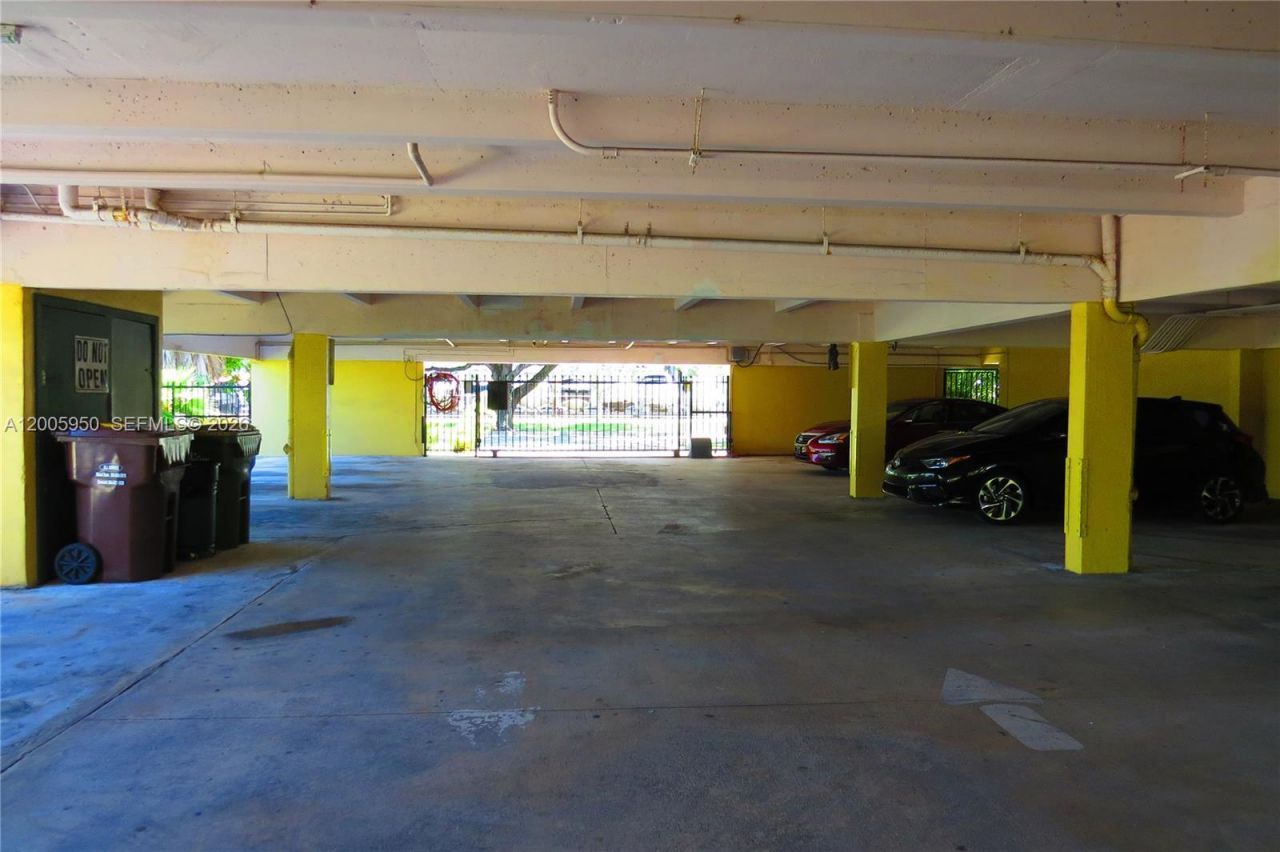 1975 NE 135th St , Unit 3C, North Miami, FL 33181 Photo