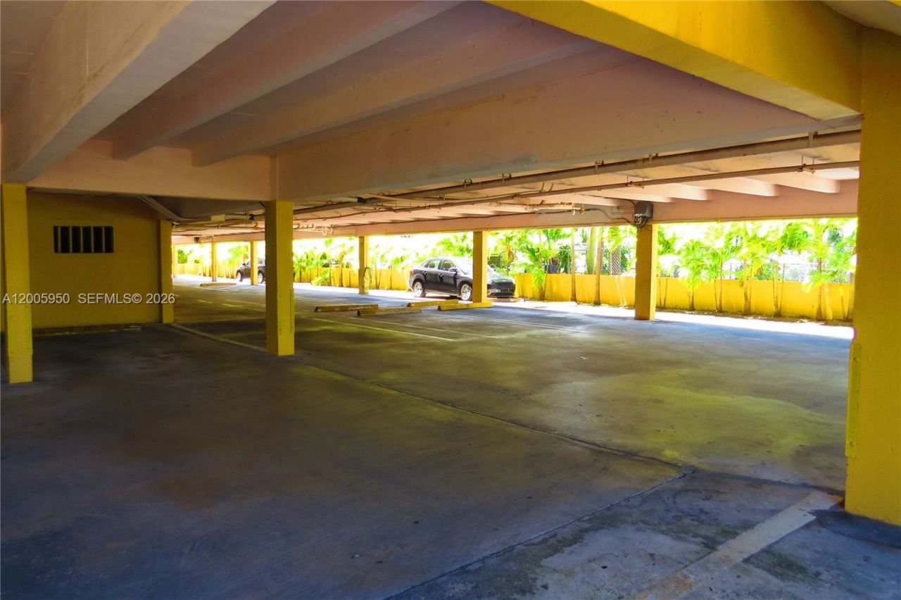 1975 NE 135th St , Unit 3C, North Miami, FL 33181 Photo