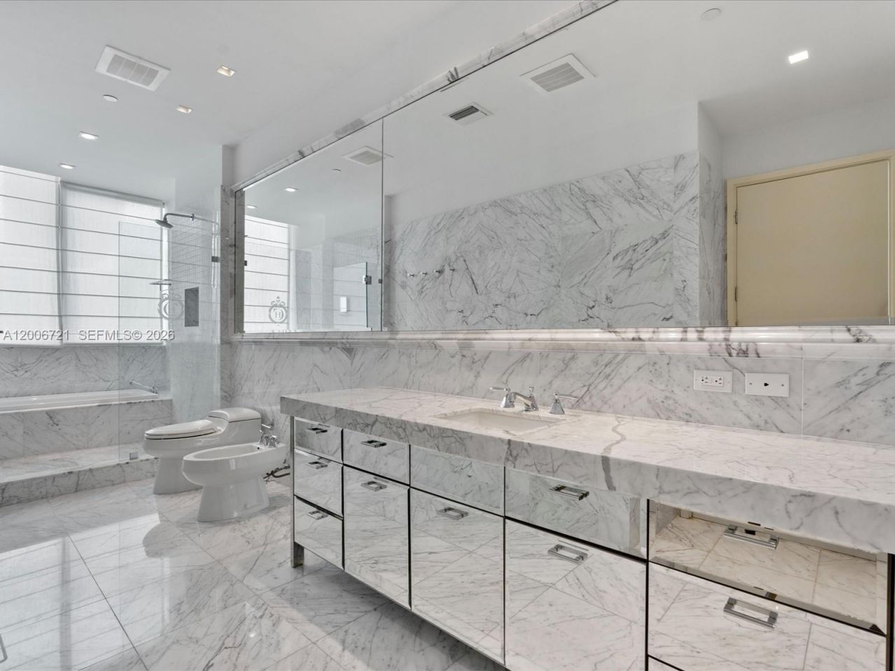 17475 Collins Ave, Unit 2302, Sunny Isles Beach, FL 33160 Photo