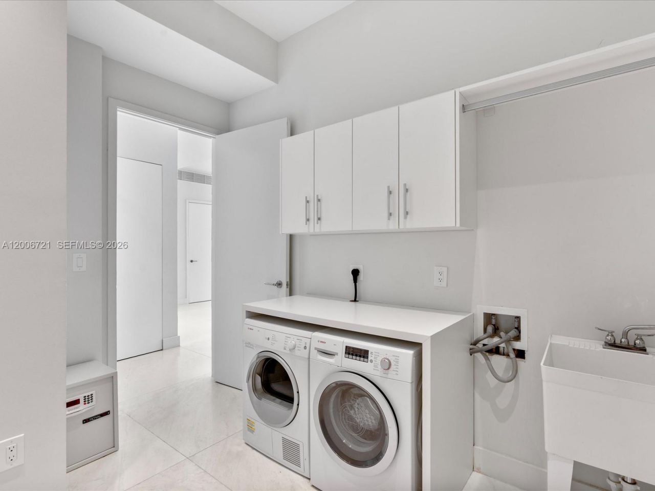 17475 Collins Ave, Unit 2302, Sunny Isles Beach, FL 33160 Photo