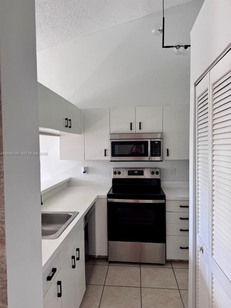 1304 Glenmoor Dr , Unit 1304, West Palm Beach, FL 33409 Photo
