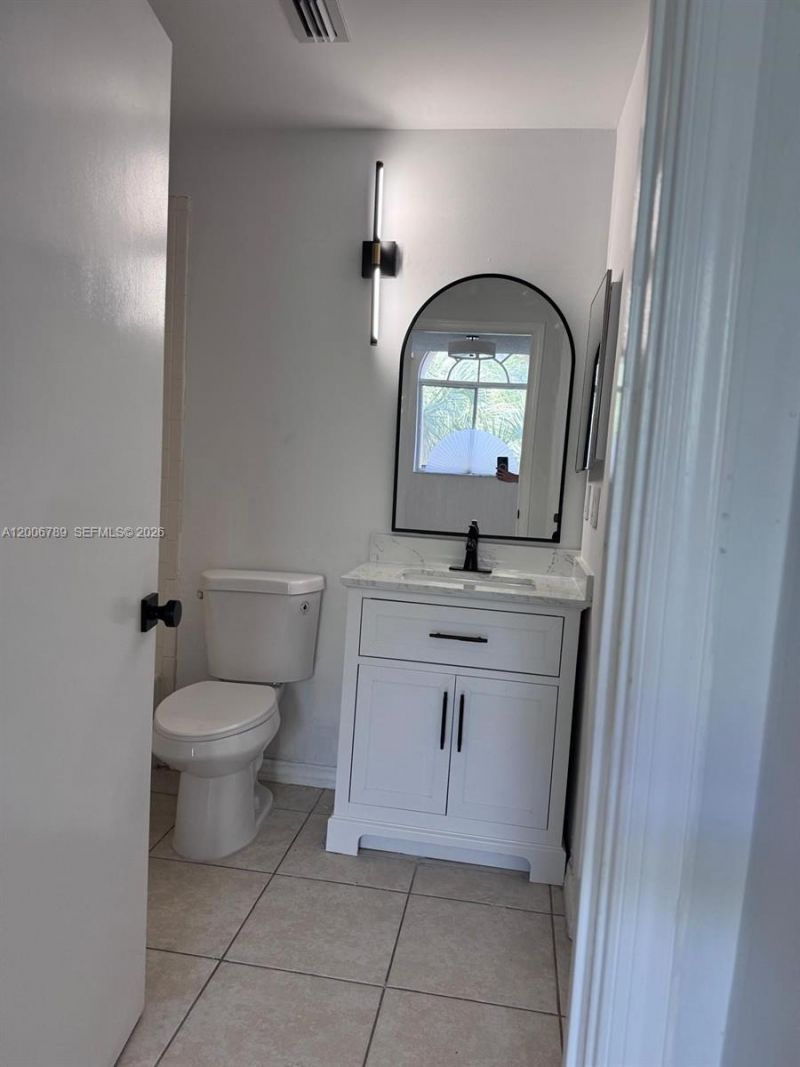 1304 Glenmoor Dr , Unit 1304, West Palm Beach, FL 33409 Photo