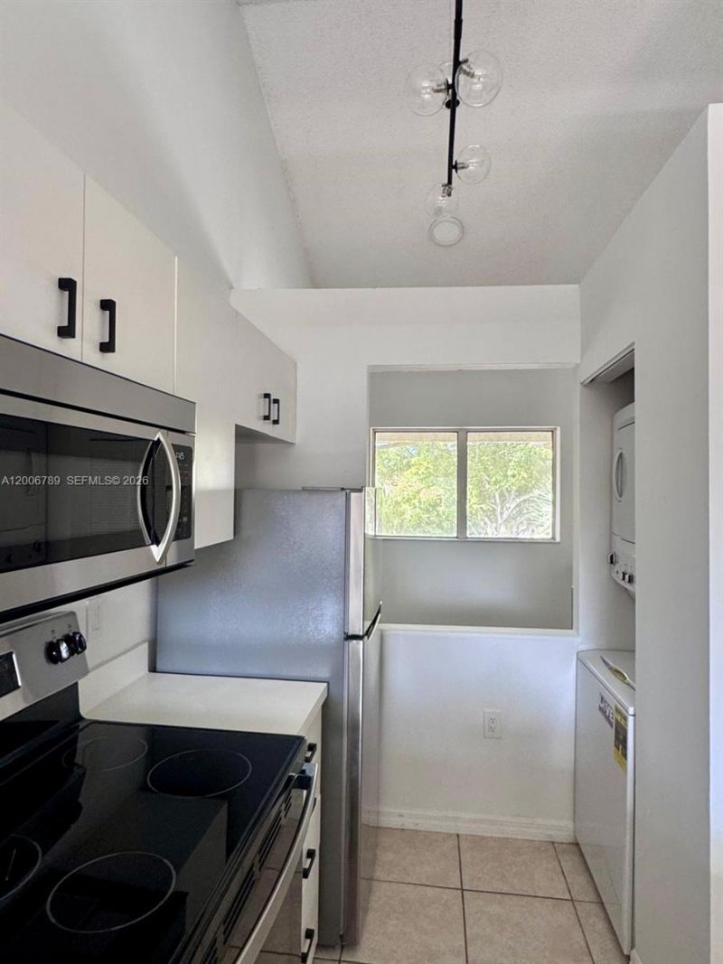 1304 Glenmoor Dr , Unit 1304, West Palm Beach, FL 33409 Photo