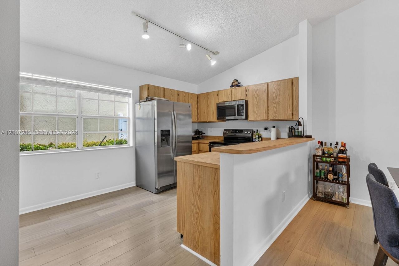 11804 NW 13th St, Unit 11804, Pembroke Pines, FL 33026 Photo