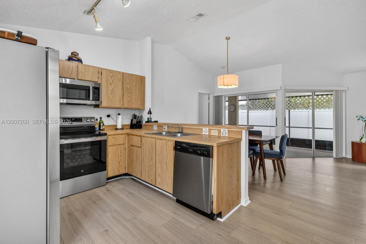 11804 NW 13th St, Unit 11804, Pembroke Pines, FL 33026 Photo