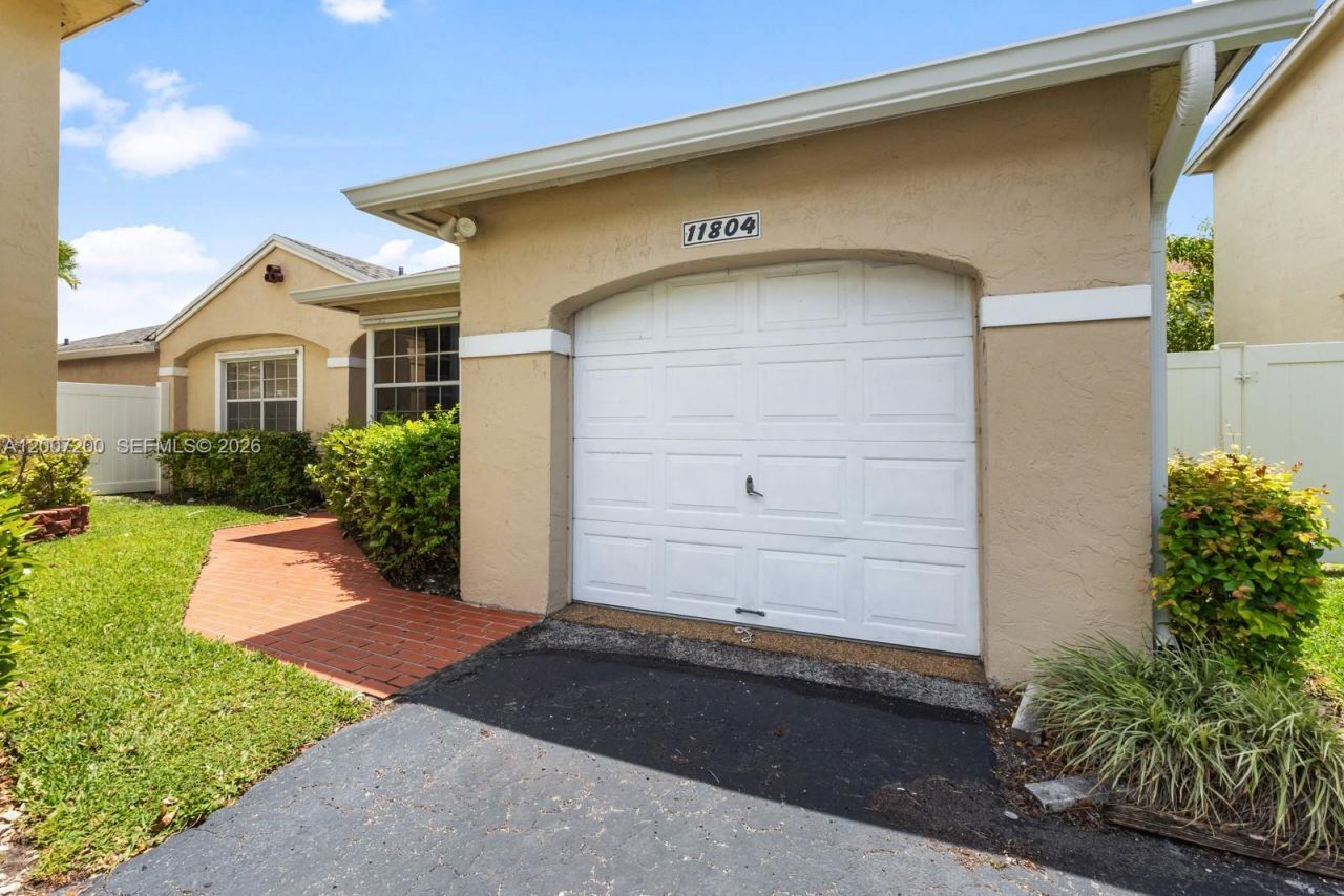 11804 NW 13th St, Unit 11804, Pembroke Pines, FL 33026 Photo