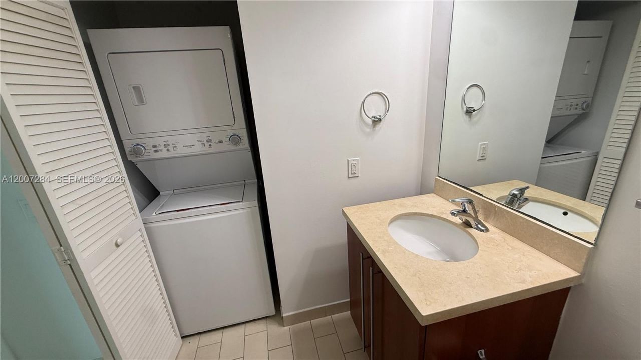 79 SW 12th St, Unit 2509-S, Miami, FL 33130 Photo