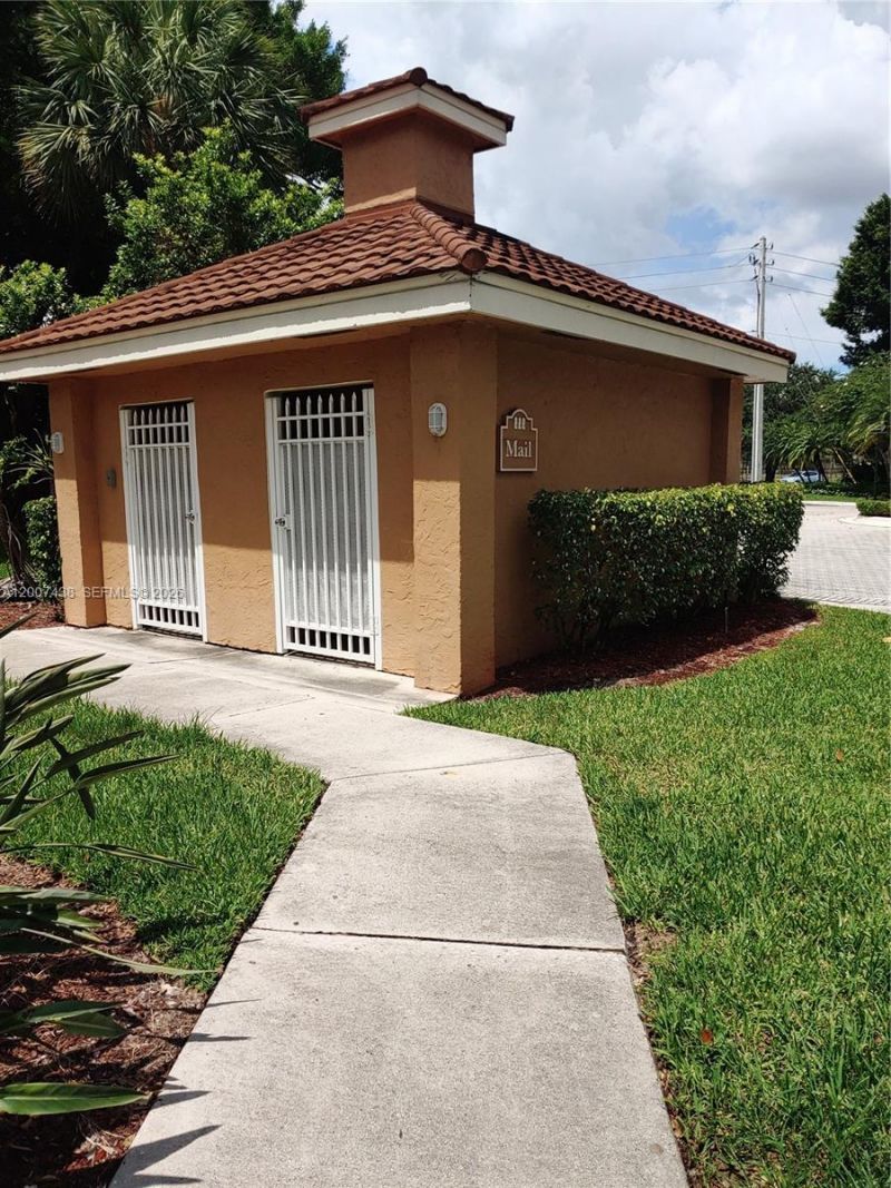 704 NW 92nd Ave , Unit 704, Plantation, FL 33324 Photo