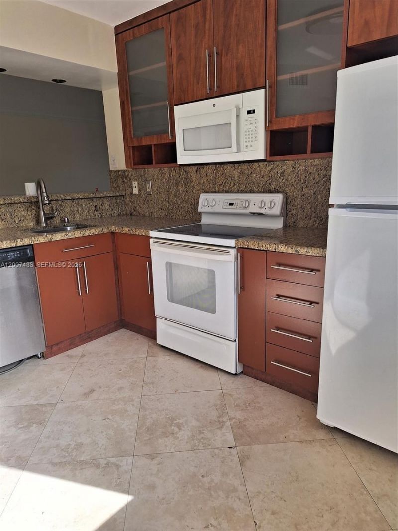 704 NW 92nd Ave , Unit 704, Plantation, FL 33324 Photo