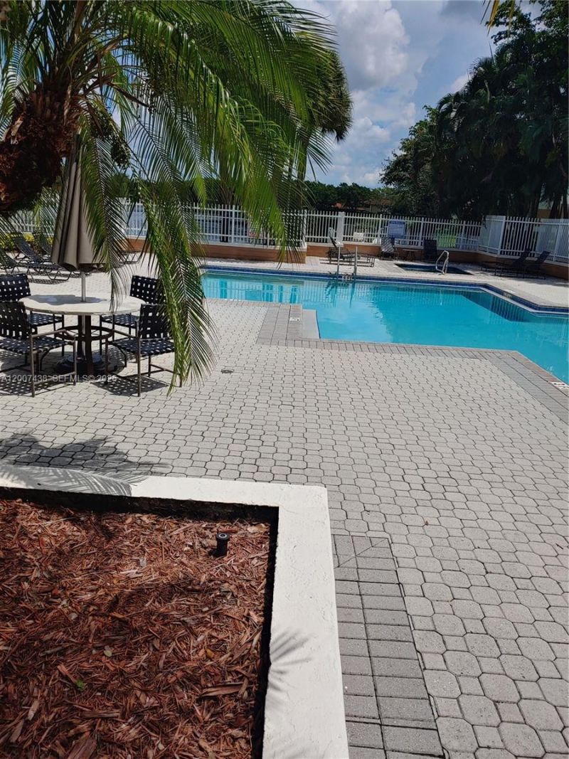 704 NW 92nd Ave , Unit 704, Plantation, FL 33324 Photo