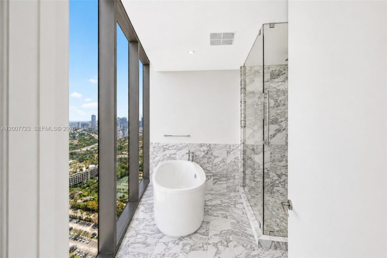 175 25 Rd, Unit 3303, Miami, FL 33129 Photo