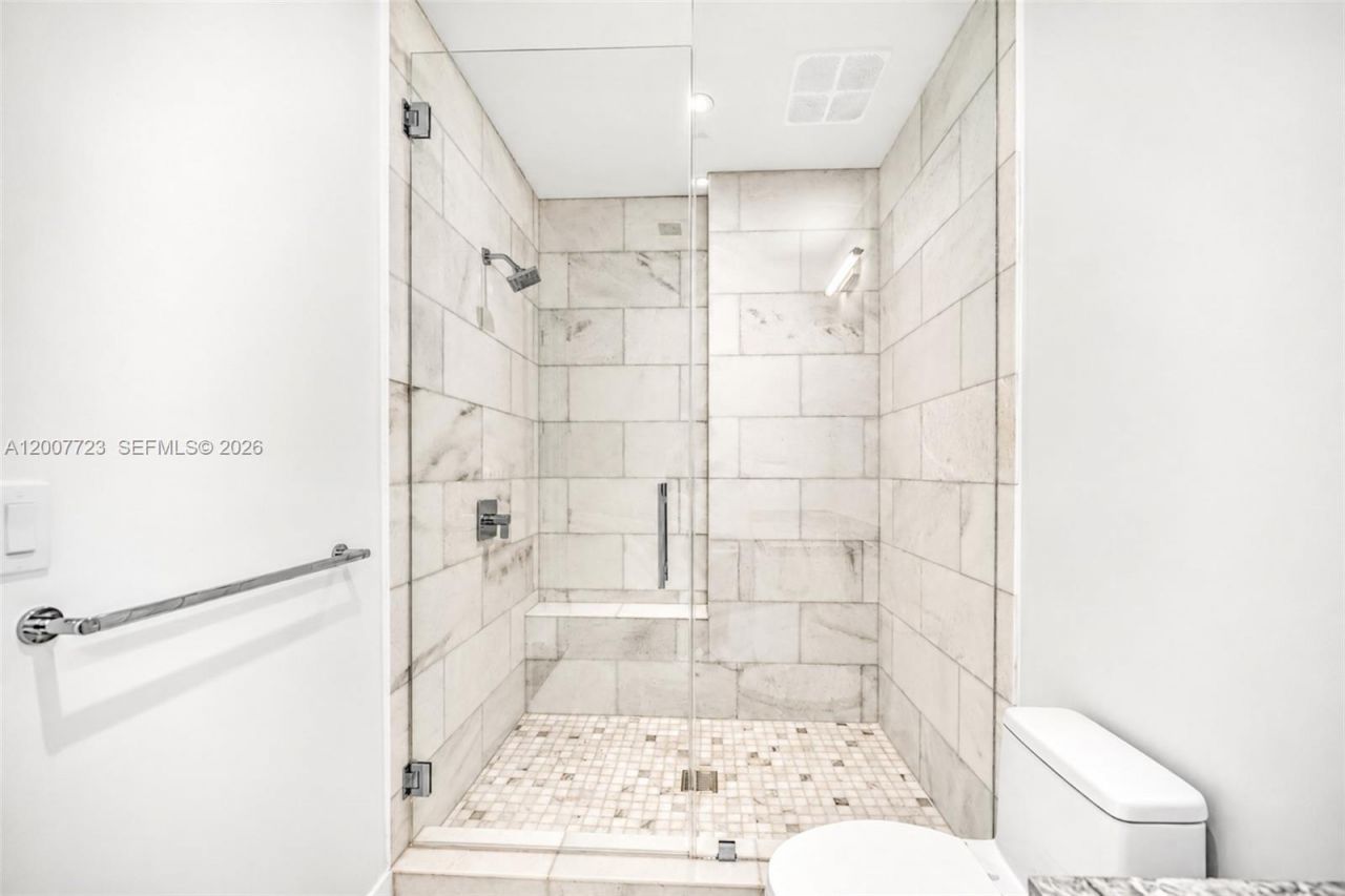 175 25 Rd, Unit 3303, Miami, FL 33129 Photo