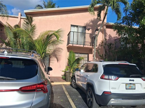3429 SW 52nd Ave , Pembroke Park, FL 33023