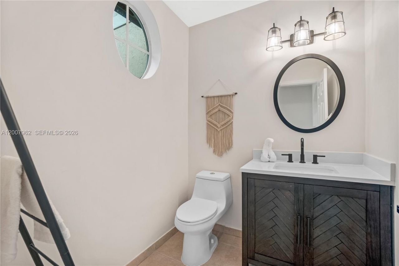 8334 NW 144th Ter, Miami Lakes, FL 33016 Photo