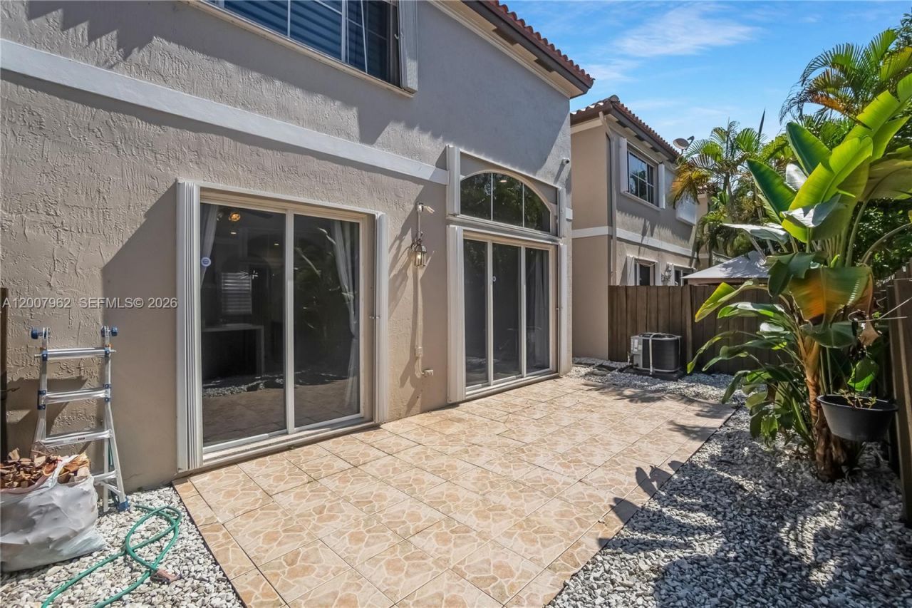 8334 NW 144th Ter, Miami Lakes, FL 33016 Photo