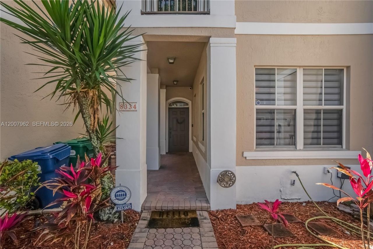 8334 NW 144th Ter, Miami Lakes, FL 33016 Photo