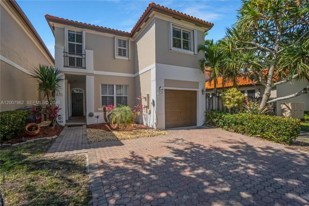 8334 NW 144th Ter, Miami Lakes, FL 33016 Photo