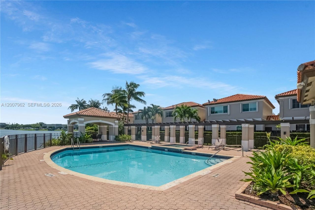 8334 NW 144th Ter, Miami Lakes, FL 33016 Photo