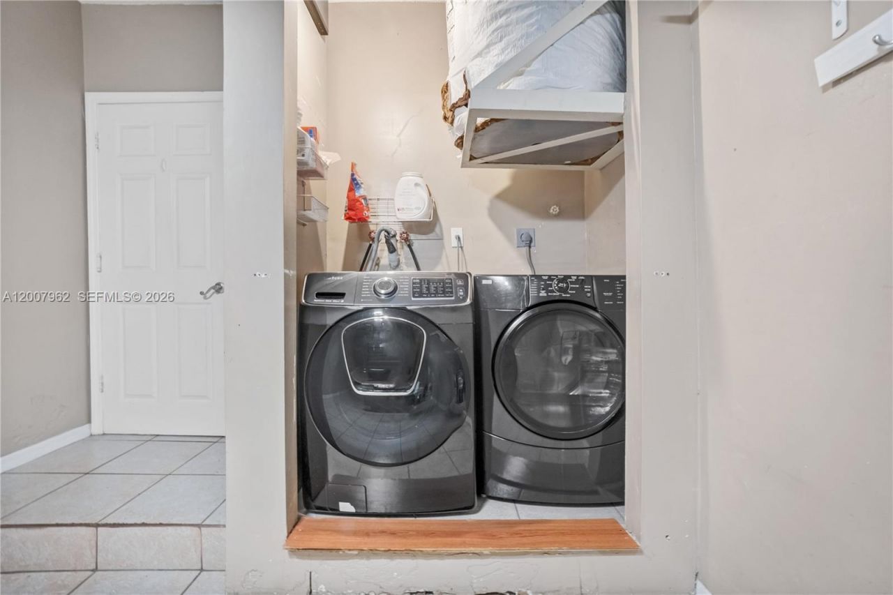 8334 NW 144th Ter, Miami Lakes, FL 33016 Photo