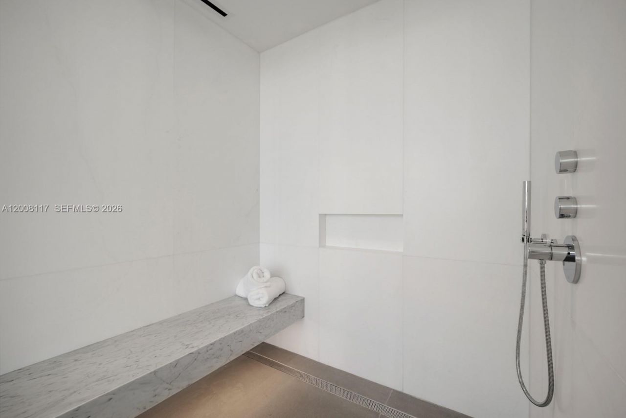 2000 S Ocean Dr, Unit 17A, Hallandale Beach, FL 33009 Photo