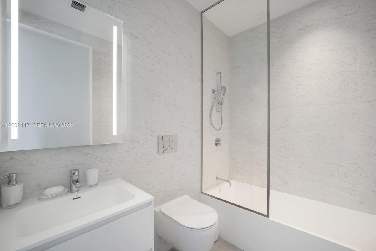 2000 S Ocean Dr, Unit 17A, Hallandale Beach, FL 33009 Photo
