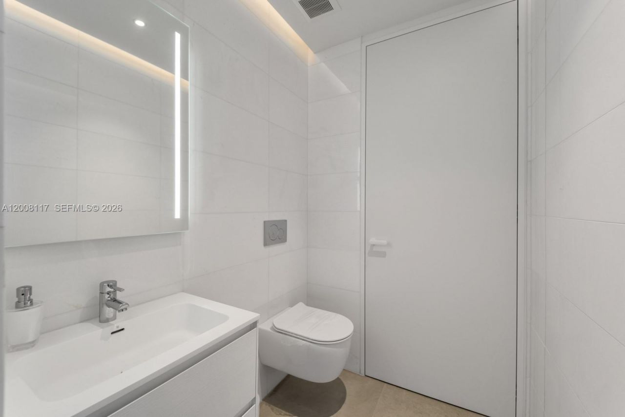2000 S Ocean Dr, Unit 17A, Hallandale Beach, FL 33009 Photo