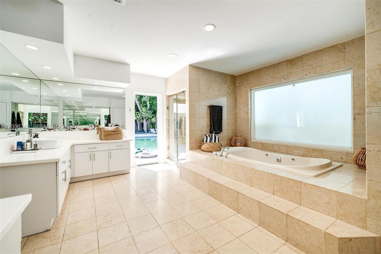741 Tibidabo Ave, Coral Gables, FL 33143 Photo