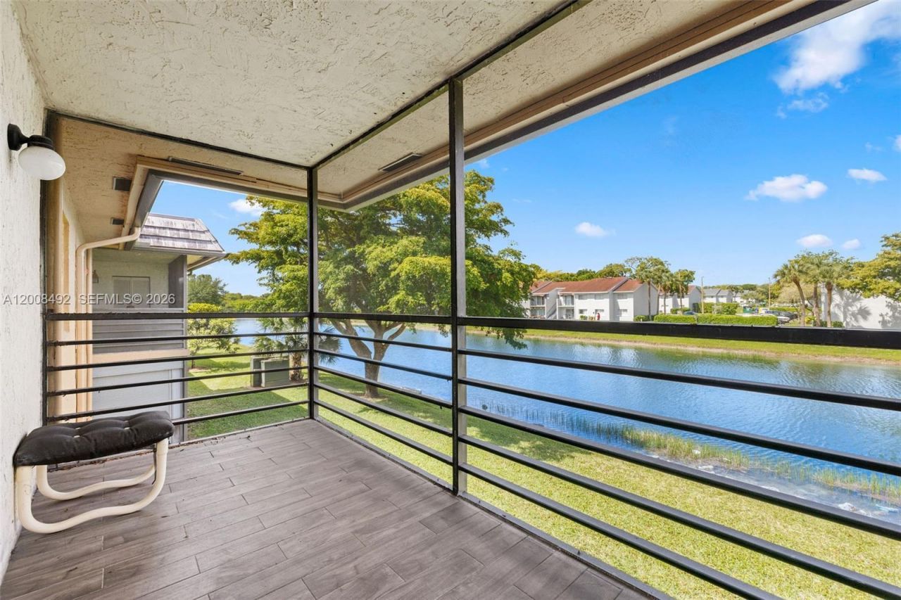 145 Lake Nancy Ln, Unit 230, West Palm Beach, FL 33411 Photo