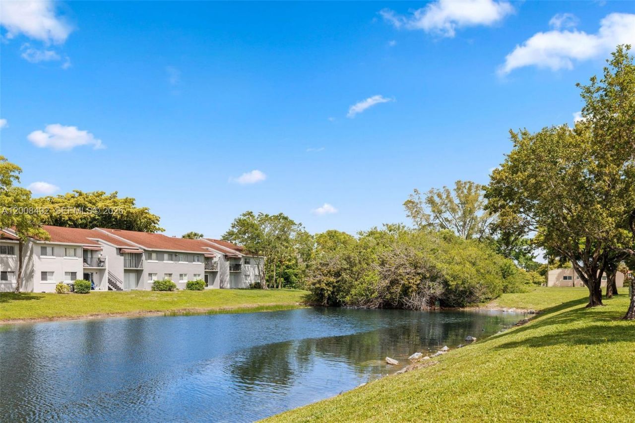 145 Lake Nancy Ln, Unit 230, West Palm Beach, FL 33411 Photo