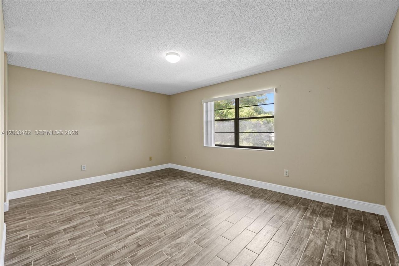 145 Lake Nancy Ln, Unit 230, West Palm Beach, FL 33411 Photo