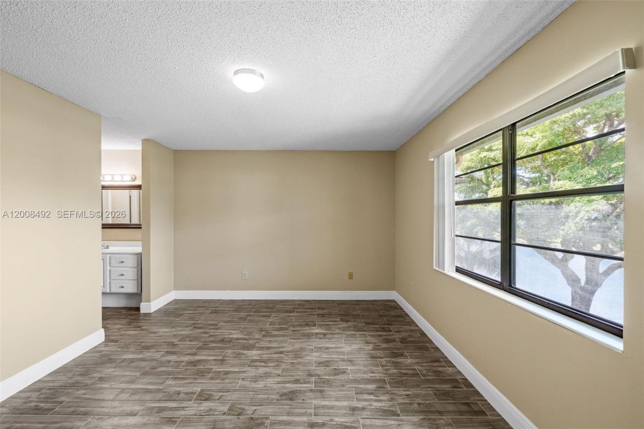145 Lake Nancy Ln, Unit 230, West Palm Beach, FL 33411 Photo