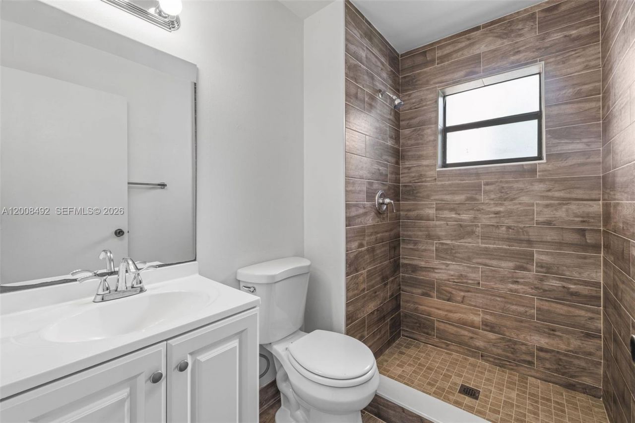 145 Lake Nancy Ln, Unit 230, West Palm Beach, FL 33411 Photo