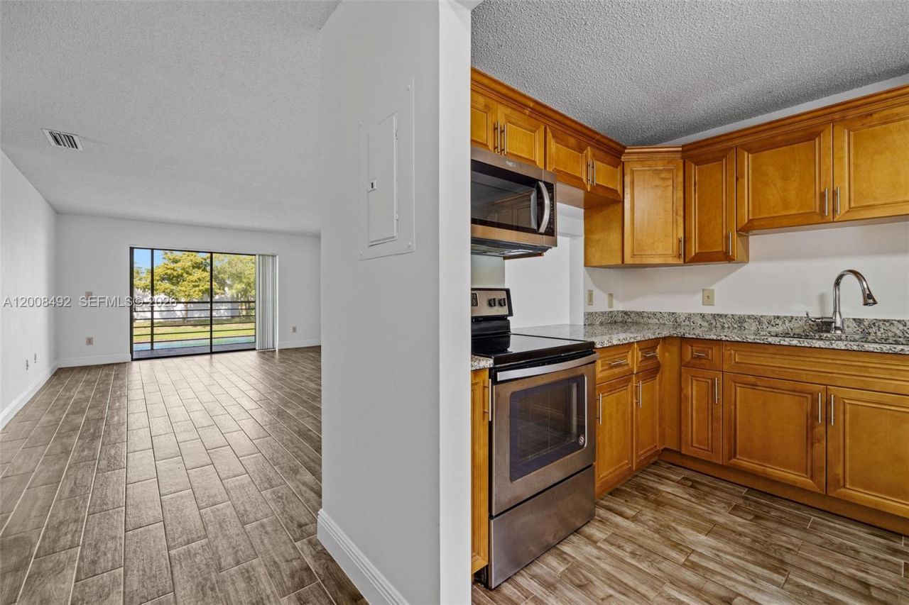 145 Lake Nancy Ln, Unit 230, West Palm Beach, FL 33411 Photo