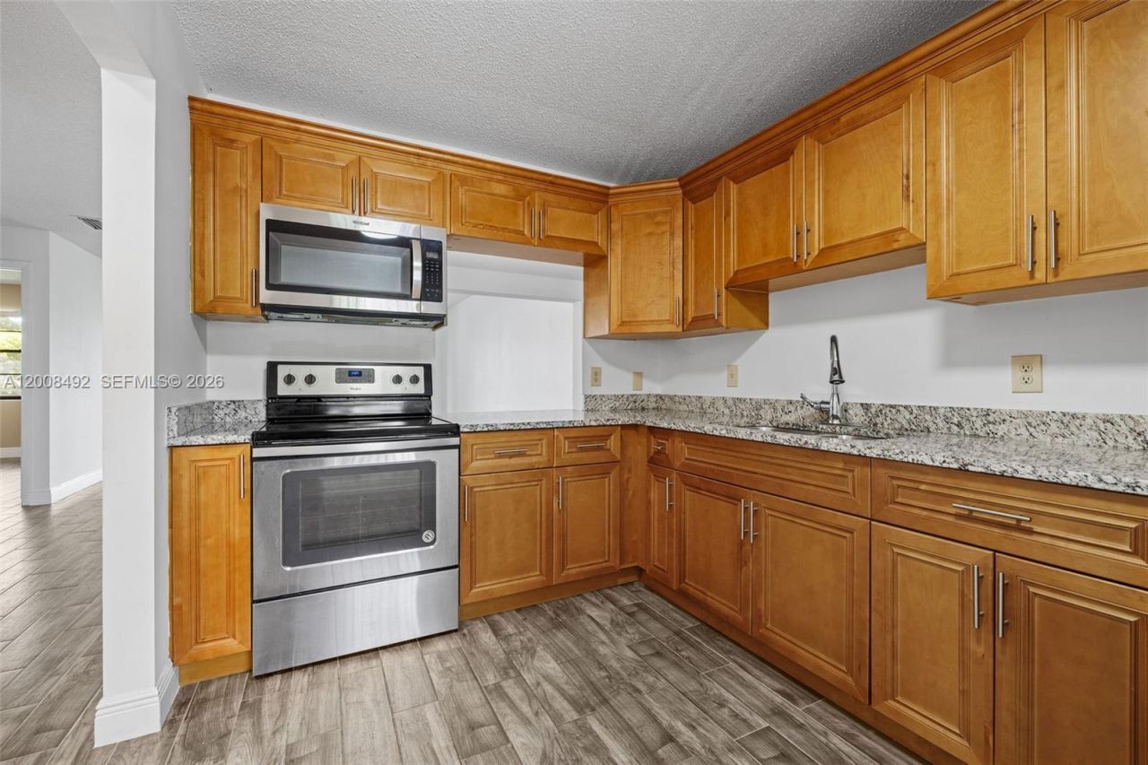 145 Lake Nancy Ln, Unit 230, West Palm Beach, FL 33411 Photo