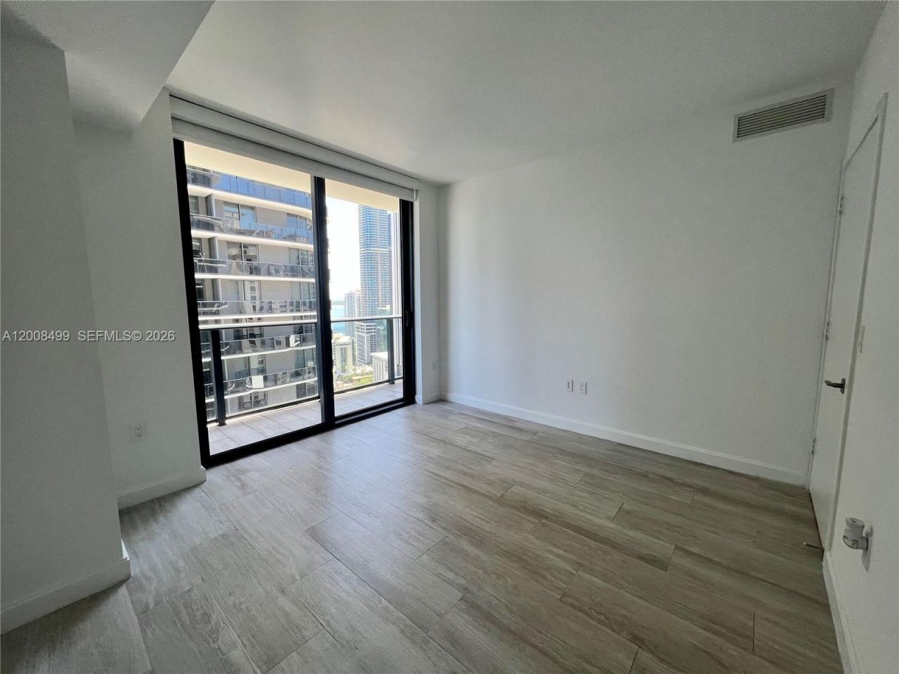 55 SW 9th St , Unit 2702, Miami, FL 33130 Photo