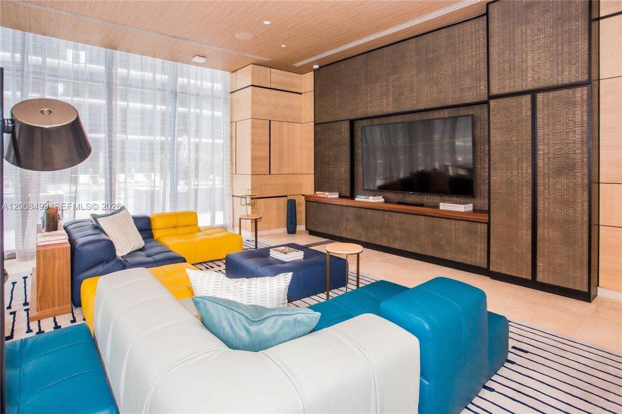 55 SW 9th St , Unit 2702, Miami, FL 33130 Photo