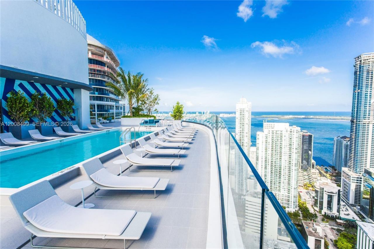 55 SW 9th St , Unit 2702, Miami, FL 33130 Photo