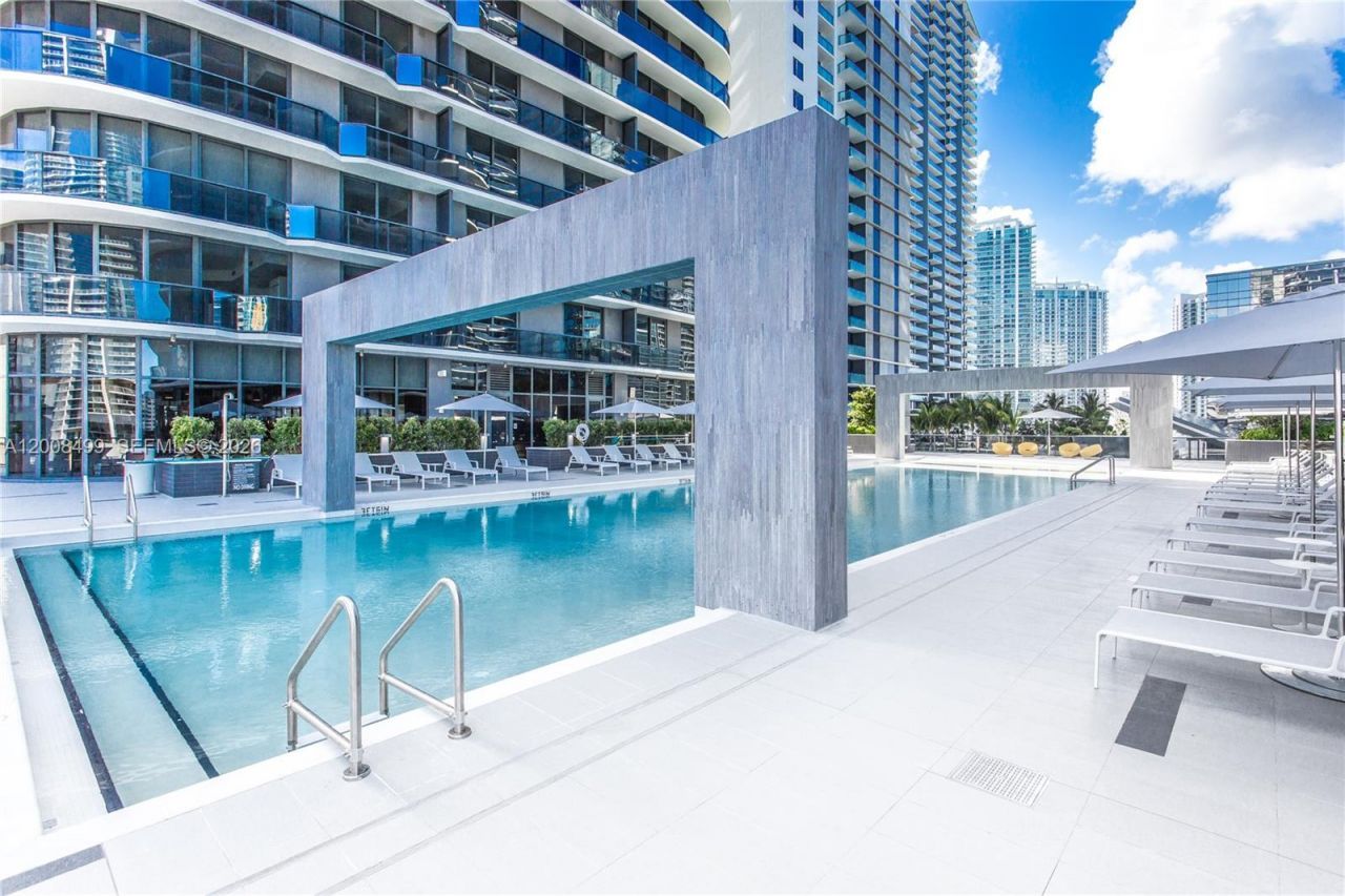55 SW 9th St , Unit 2702, Miami, FL 33130 Photo