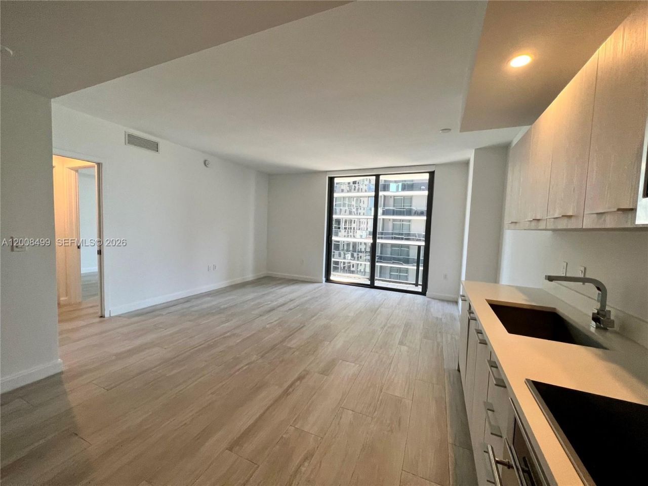 55 SW 9th St , Unit 2702, Miami, FL 33130 Photo
