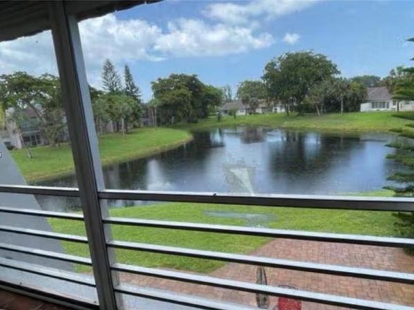 2600 Fiore Way , Unit 208-B, Delray Beach, FL 33445