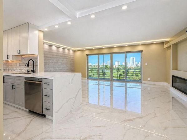 1000 NE 14th Ave , Unit 712, Hallandale Beach, FL 33009