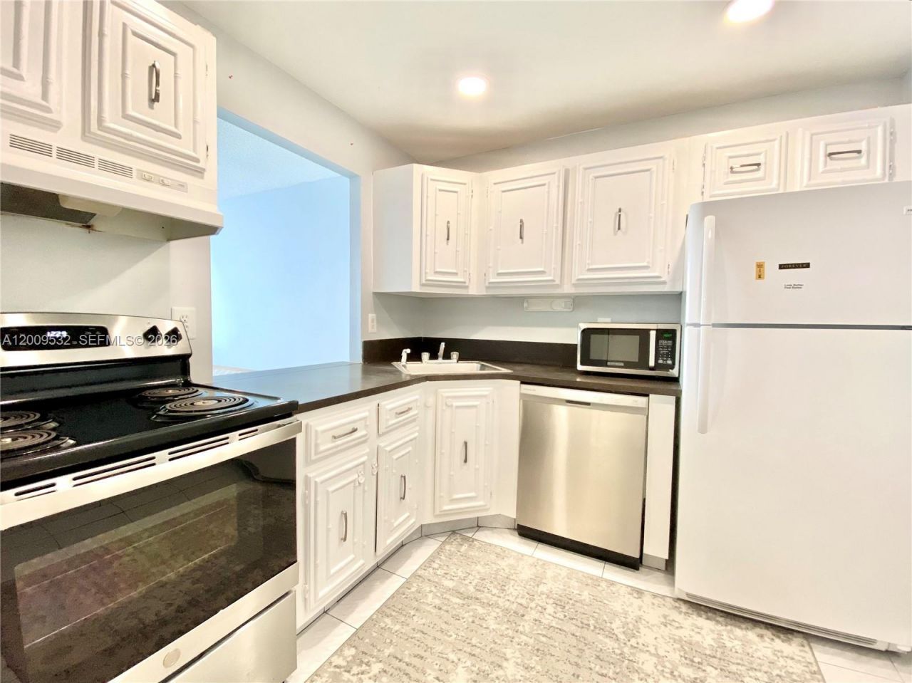 601 Three Islands Blvd , Unit 314, Hallandale Beach, FL 33009 Photo