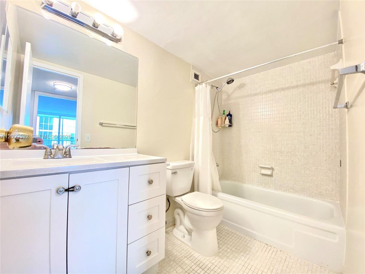 601 Three Islands Blvd , Unit 314, Hallandale Beach, FL 33009 Photo