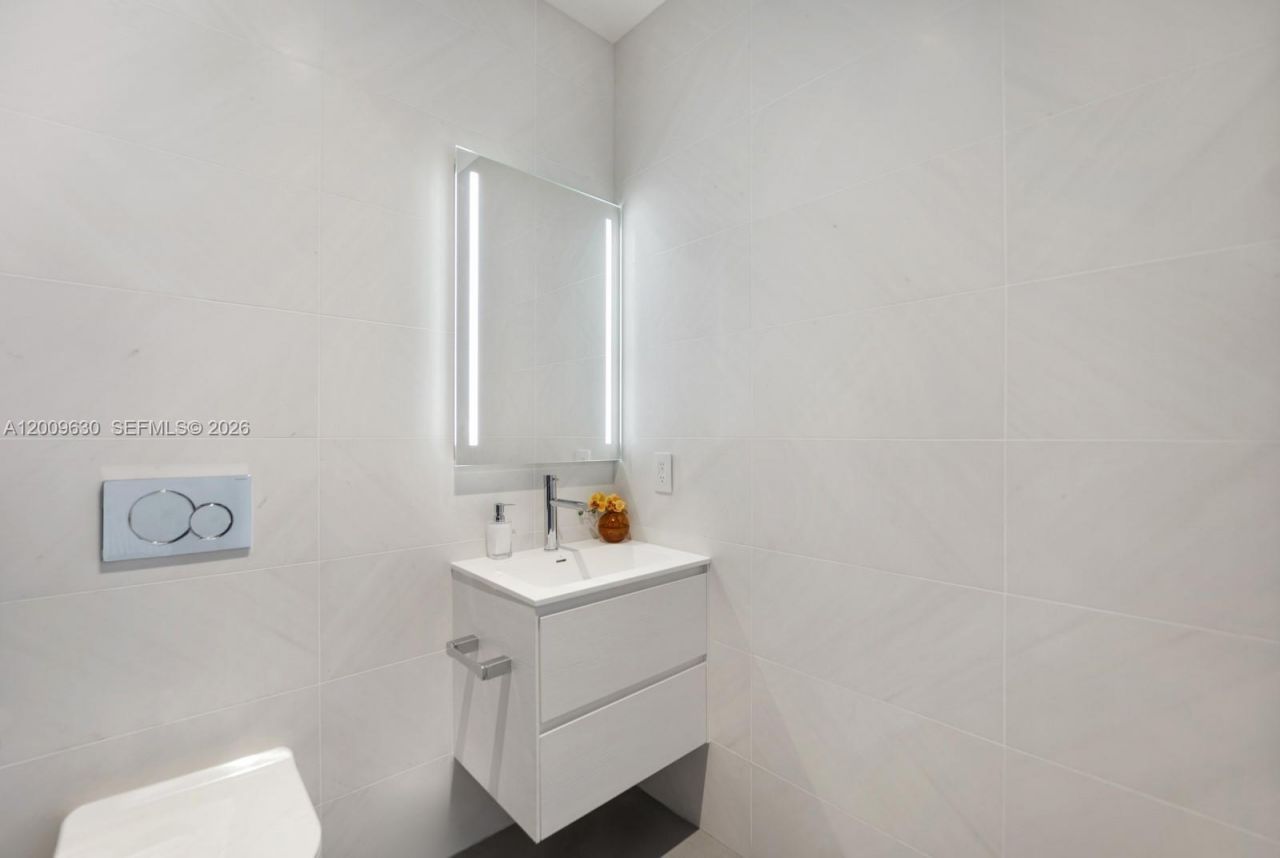 2000 S Ocean Dr, Unit PH1, Hallandale Beach, FL 33009 Photo