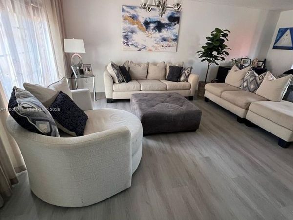 921 NW 133rd Ave , Miami, FL 33182