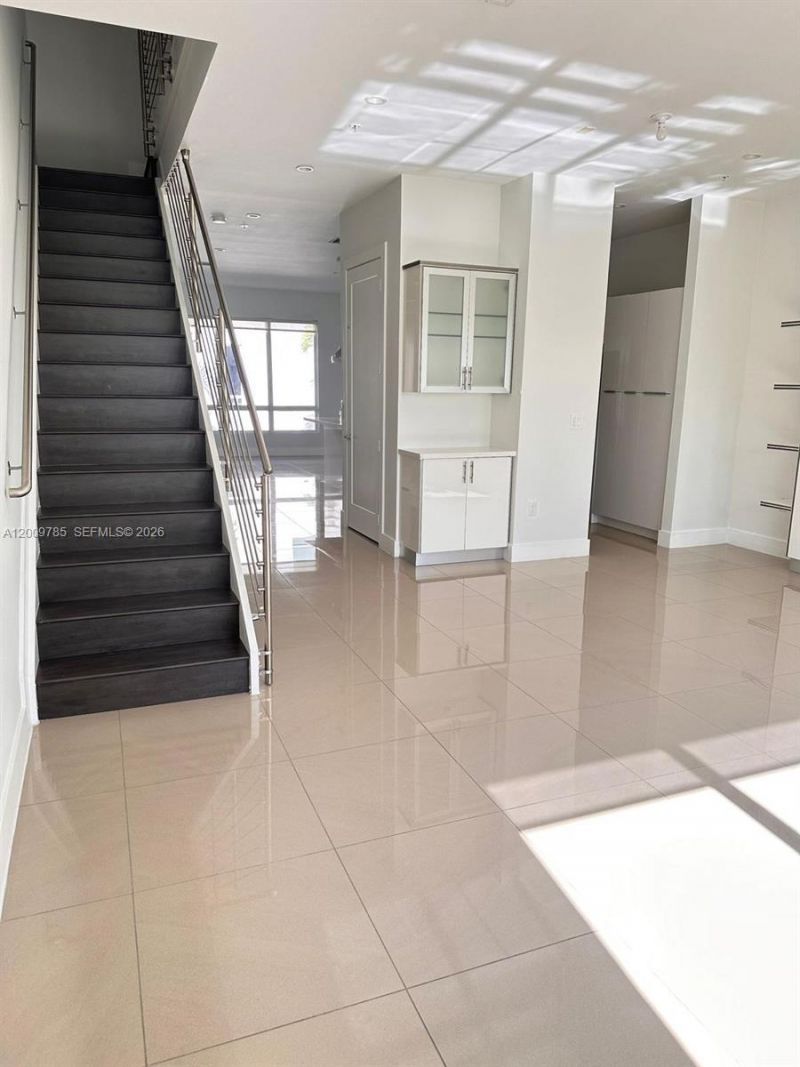 10471 NW 66th St , Doral, FL 33178 Photo
